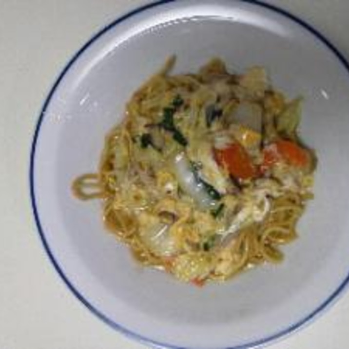 残り野菜で簡単にできちゃう♪　卵あんかけ焼きそば